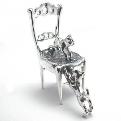 Zilveren stoeltje met 2 katjes