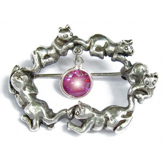 Five dancing cats broche