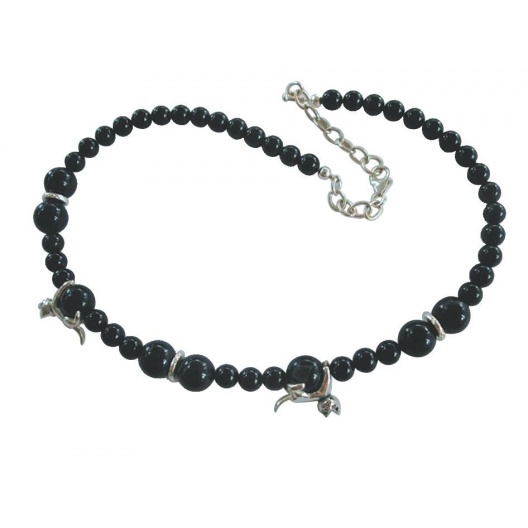 Necklace of Onyx stones with two silver kittens